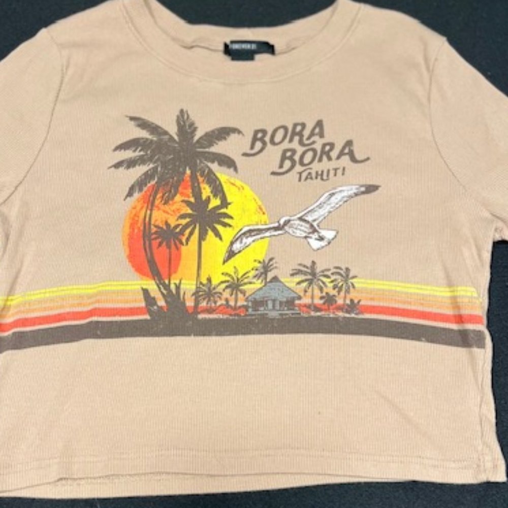 Forever 21 Crop T-shirt Size Medium